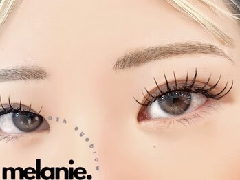 メラニー 元町中華街(melanie.)の写真/【フラットラッシュ100~120本+5stepプレケア】理想の目元/お顔の印象をそのまま再現。今っぽ束感仕上げも◎