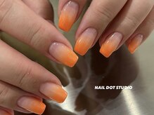 ネイルドットスタジオ 堺筋本町(NAIL DOT STUDIO)/オレンジグラデーション