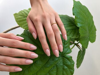 ネイル リズム(Nail Lism)の写真/大人女性を魅了する上品なシンプルネイル★一人ひとりの肌色に合わせたカラー提案もお任せ◎