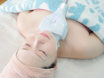 ルーチェエムベルシック(Luce.MBelChic)の写真/【当店1番人気◎顎下脂肪冷却付き肌質別フェイシャル70分/初回¥13200】美しさの際立つ小顔へと導きます☆