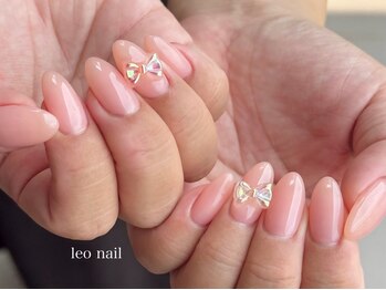レオネイル(leo nail)の写真/デキる女子はオフィスもプライベートにも馴染むシンプルなのにさりげなくオシャレなオトナネイルで決まり*