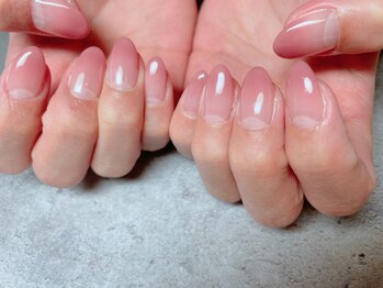 ラナンキュラス(Ranunculus)の写真/王道の上品ネイルはどんな場面にもぴったり☆【他店OFF込×グラデ×1色¥4950】さりげなく映える手元に!