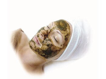 ピュアルクラ PURE LUCRA/ハーブピーリングで、水光肌へ♪