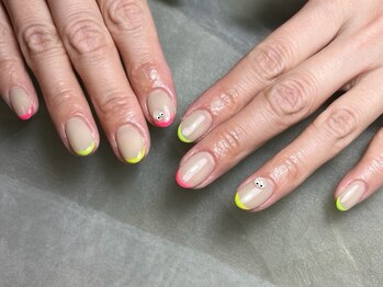 イデアルネイル(ideal nail)の写真/【持ち込みOK】指先にアートを忍ばせる♪高技術＆モチの良さ自慢！大人ニュアンス/ワンホン/オフィスネイル