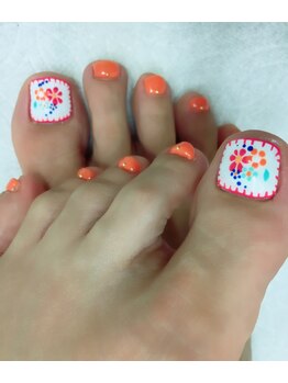 ネイルサロン ティアラリュクス 市川北口店(Tiara Luxe)/カラフルネイル