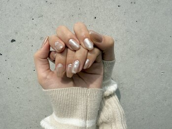 エマネイル バイ チュラ(emma nail_by chula)/ベージュ&ホワイトミラー