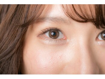 リノナ シル(LINONA cil)/軽い仕上がりでも印象的に♪