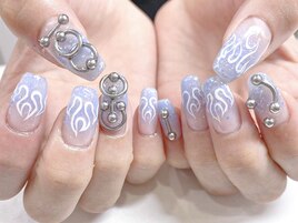 ファイヤーブルー×ピアス