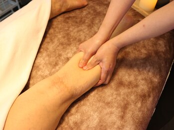SEINA SPA【肩こり/腰痛/ヘッドスパ/オイル】の写真/深層筋リンパ・強圧オイル専門サロンによる強もみ