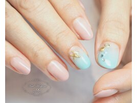 seaパーツで夏ネイル