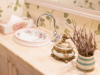 ヒカリノキュウジツ(Hikarino休日)/整体　O脚改善　猫背肩こり腰痛