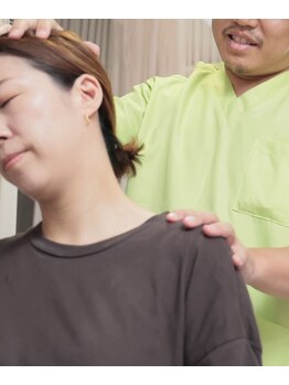 オカモト鍼灸整骨院/骨盤矯正/肩甲骨/猫背&姿勢矯正