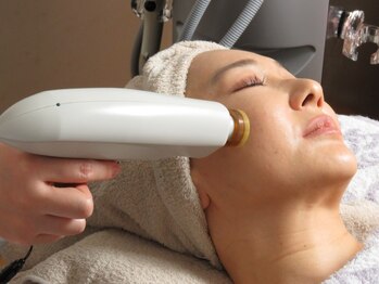 サロン リボン(salon Ribon)の写真/《圧倒的変化》小顔になれる実力派サロン!リンパ流しと脂肪燃焼を同時に実施★理想のフェイスラインへ♪