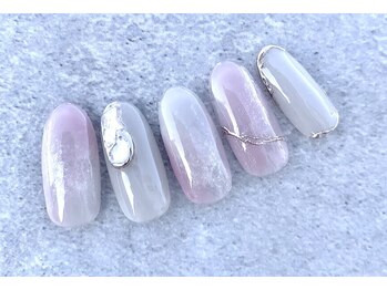 綺麗めニュアンスネイル