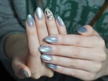 サロン ド ルネ(Salon de Lune)/マグプラス1本アート