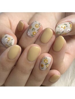 モモ(Momo)/秋フラワーネイル