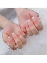 マイ(Mai)/ベージュベースにガラスフレンチ