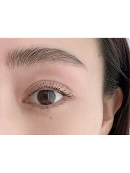 ナチュラル上品な目元にしたい