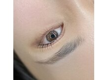 下がりまつ毛さんもしっかり立ち上げデザインでぱっちり目元へ