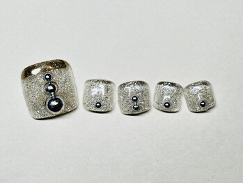 キラキラフットネイル