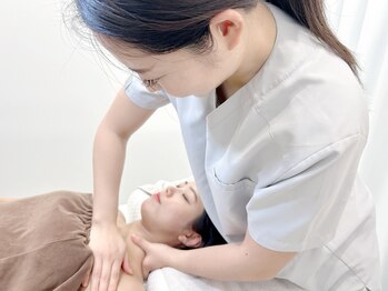 ヒラメント 大森(Hilament)の写真/気になる二の腕や脇・背中のハミ肉にアプローチ!姿勢から整えてスッキリ引き締まった美しいボディラインへ