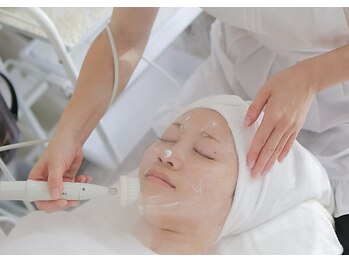 《毛穴/小顔/肌質改善》フェイシャルケア専門店 Merci picoの写真/【自分に自信を持ちたい方へ】徹底毛穴ケア×リラックス◇思わず触れたくなるクリアな素肌へ導く専門サロン