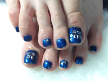 リエル(Riel)/キラキラフットスタッズネイル