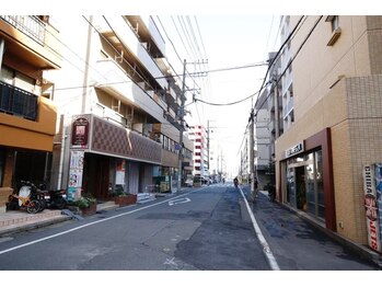 アイビー 船橋北口店(IVY)/写真の左の建物です。