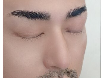 スキン 心斎橋店(skin)/扱いにくいメンズ眉はサロンへ