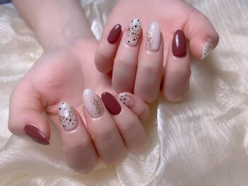 ユミ(Umi)の写真/大人女子から支持！さりげない可愛さを散りばめたシンプルネイル♪お得な定額コースもご用意しています★