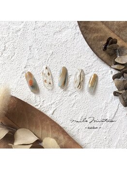ネイルズミンティア エサカ(nails Mintia esaka)/orange×gold×blue