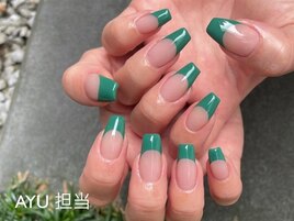 グリーン　フレンチネイル