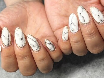 ケイプラス(K PLUS)/大理石ネイル