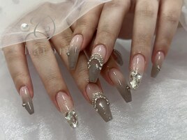大人キラキラグラデネイル