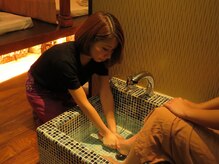 タイ古式マッサージアンドカフェ ワイルーム 静岡(wairoom)/まずは足湯から♪