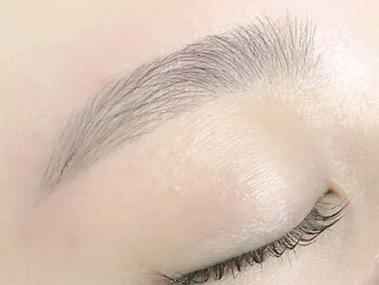 オーク 博多店(OAK)の写真/【初回限定】☆眉デザイン＋まつパ＋眉毛ワックス脱毛☆7600円⇒4400円 /骨格に合うデザインのご提案も◎