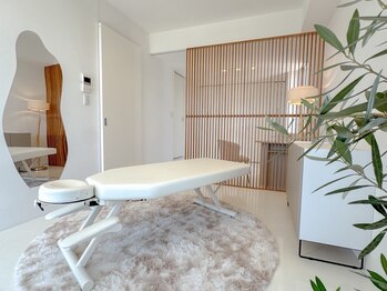 ソルレ 宮崎店(SOLURe)の写真/女性特有のお腹の張り・冷え・ゆらぎ…そんなときは【腸もみ×整体】12月限定¥6000で丁寧にケア&リセット◎