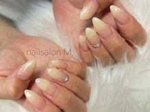 エムドット(M.)/グラデーションネイル