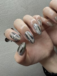 アシメトリー/シンプルデザイン