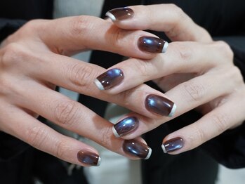 サロン ド ルネ(Salon de Lune)/