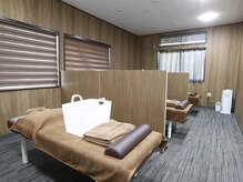 普通のリラクゼーションの雰囲気（店内の施術ベッド）