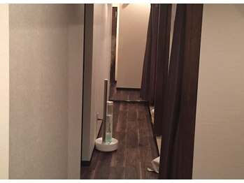 タイラックス 24(Thai-lax)/店内 通路