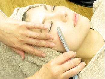 理容室 ADの写真/シェービングで角質除去♪皮脂や汚れを毛穴の奥から抽出！高保湿ローションパックでツヤピカたまご肌に◇