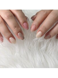 上品な溶け込みニュアンスネイル