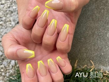 イエロー　変形フレンチネイル