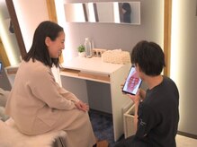 グレイ(GRAY)/カイロプラクティック 肩甲骨 顔