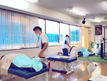 横浜西口治療院の写真/【横浜駅から徒歩5分の駅近★】お仕事帰りなどにも通いやすい!定期的にお通いをお考えの方にもオススメ◎