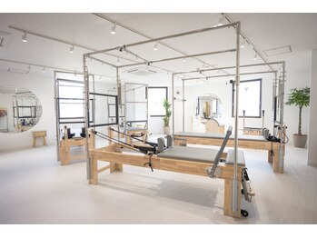 ラ ピラティス 長野駅前店(La pilates)/開放感のある店内♪