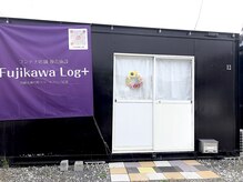 サニーラネイル(Sunny La Nail)の雰囲気（コンテナ12番【入口のお花が目印】）