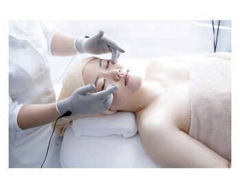 プチリュクス(Petit Luxe)の写真/【エイジングケア】大人のお悩みに◎EMSでたるみケア・しわ予防・ほうれい線・リフトアップ効果も♪